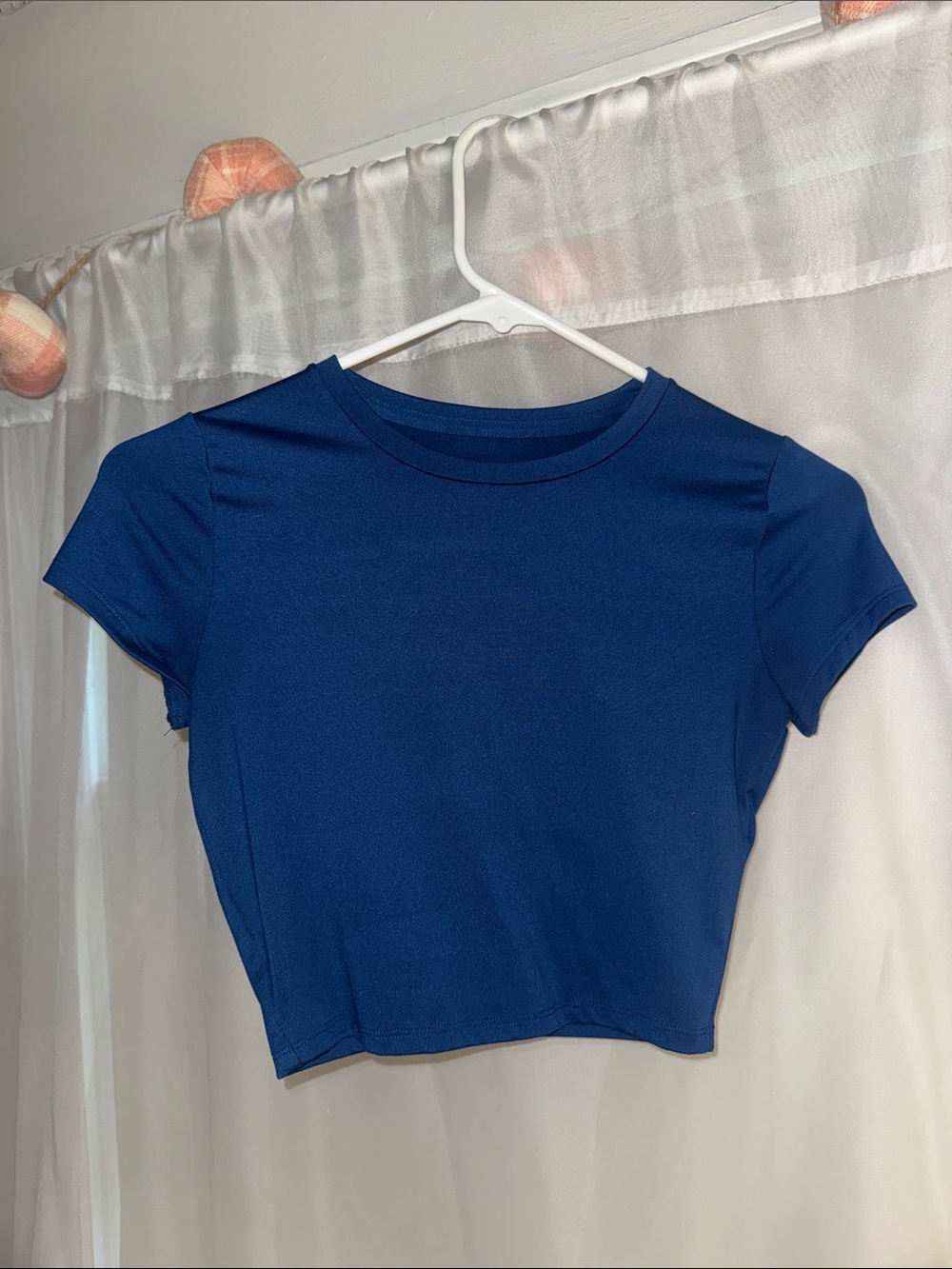 Hollister Women's Royal Blue Crop Tee